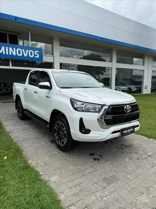 TOYOTA HILUX 2.8 D-4D TURBO DIESEL CD SRV 4X4 AUTOMÁTICO